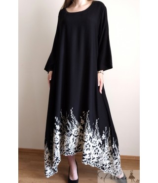 Nauja DW juoda suknelė puošta raštu